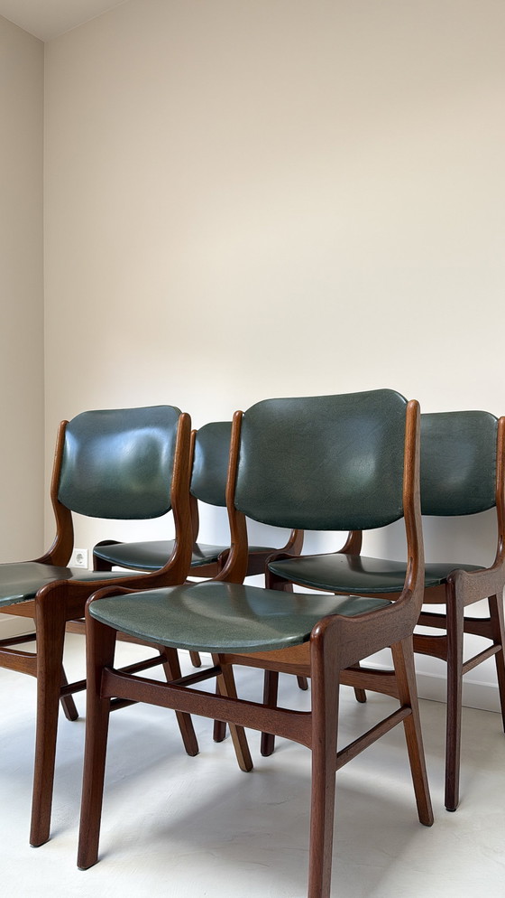 Image 1 of Vier vintage houten stoelen met groen skai leer