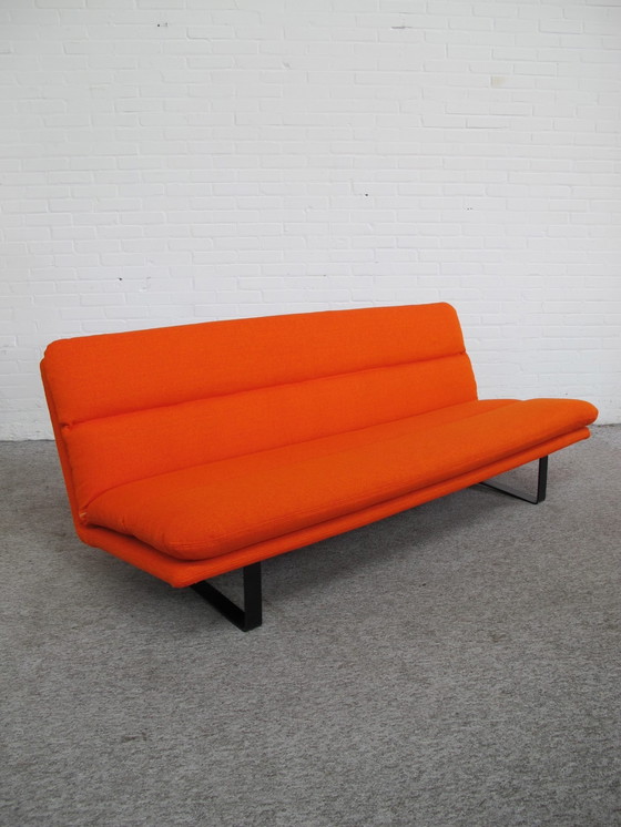 Image 1 of Opnieuw gestoffeerde C683 Artifort Kho Liang Bank