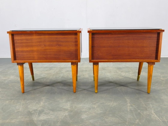 Image 1 of Coppia di comodini cechi di metà secolo con piano in vetro, anni '60