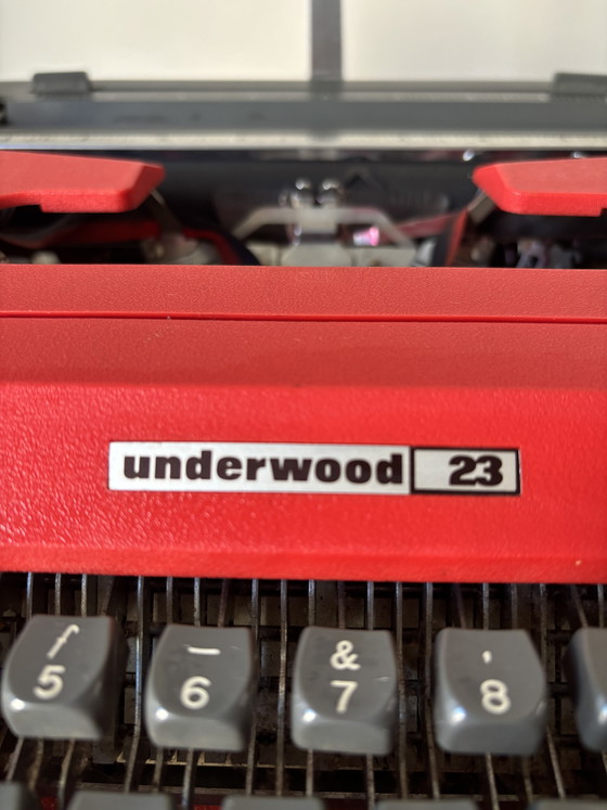 Image 1 of Macchina da scrivere Underwood 23 vintage rossa non funzionante
