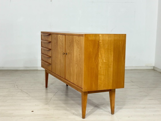 Image 1 of Aparador Hellerau serie 602 – diseño clásico de mediados de siglo – fresno