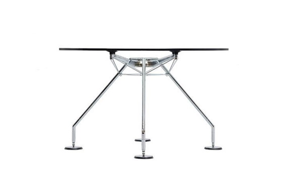 Image 1 of Tecno Nomos ronde tafel