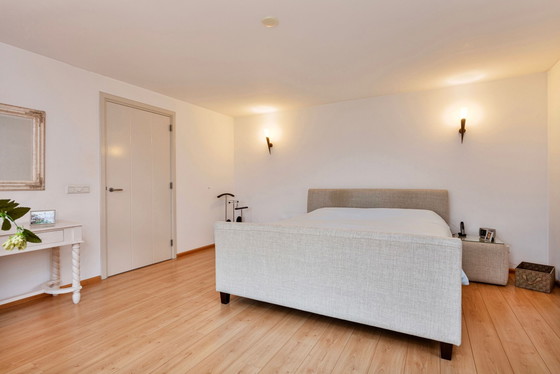 Image 1 of Bett komplett mit zwei Nachttischen