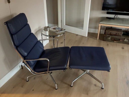 Silla Vitra Charles Eames con otomana