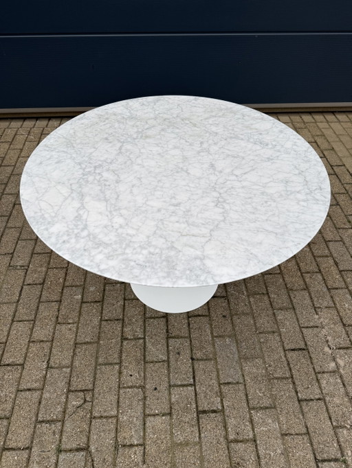 Originele ronde Knoll Tulip eettafel (120cm) Carrara marmer