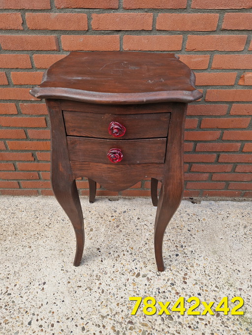 Vecchio comodino brocante