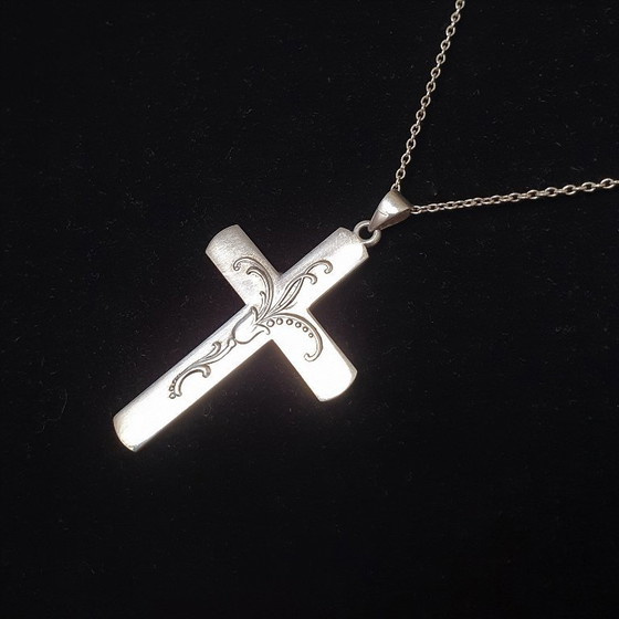 Image 1 of Croix danoise en argent avec collier assorti