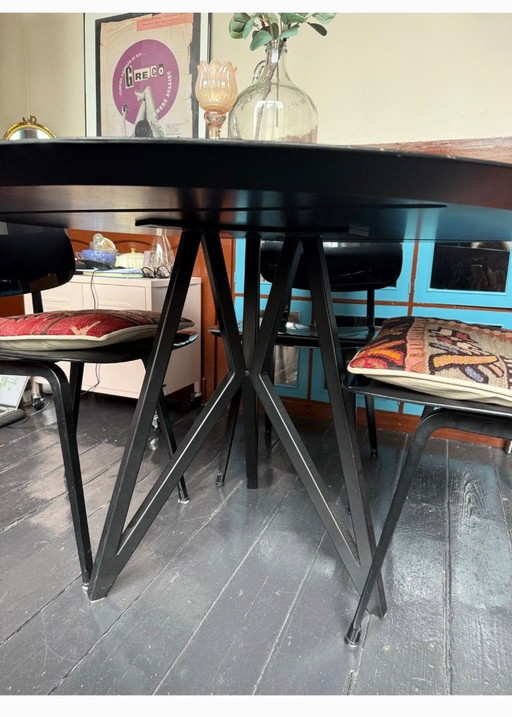 Dining table by Studio Henk - Round, 120 cm – eettafels, Metal, Wood (photo 2 of 6)