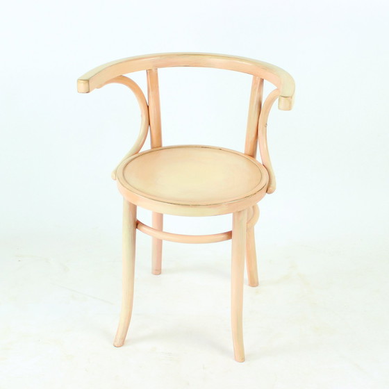 Image 1 of Michael Thonet No. 24 Bentwood Chair By Ton In Pink, Czechoslovakia 1950s