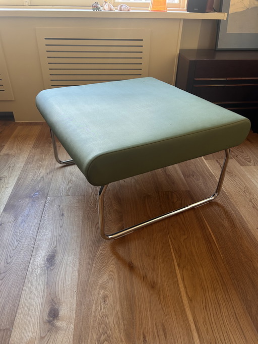 Banco de pie italiano de estilo industrial verde y cromado