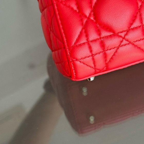 Image 1 of DIOR LADY MINI - PELLE DI AGNELLO CANNAGE ROSSO, DETTAGLI ARGENTO, CINTURINO REGOLABILE