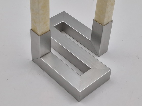 Image 1 of Candelabro de diseño que incluye velas a juego marcadas "Amabient"