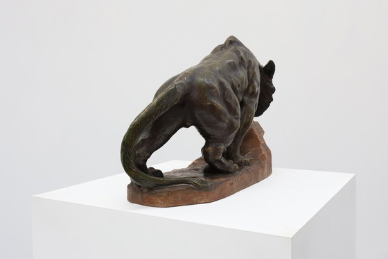 Image 1 of Grande statua in terracotta patinata raffigurante un leone, firmata Richard Aurili (1834–1914), Italia