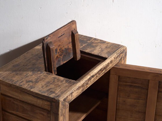 Shanxi low cabinet in elm with carved door – China, circa 1930 – Sideboard cabinet, Iron (photo 21 of 40)