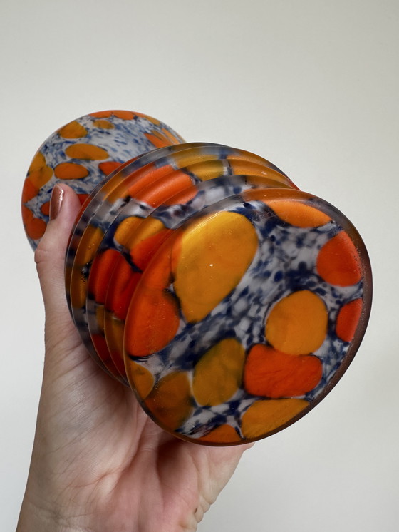 Image 1 of Wilhelm Kralik Söhne Art Deco vaas – Boheems mondgeblazen glas in oranje, geel en wit marmerpatroon (20 cm) | Bohemian Art Deco 