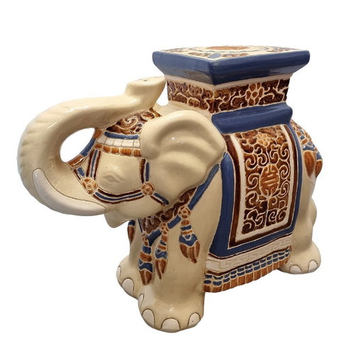 Tavolino portavaso vintage in ceramica a forma di elefante degli anni '70.