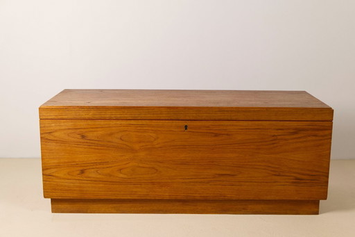 Coffre à couvertures en teck du milieu du siècle par Riis Antonsen, Aabenraa Danemark, années 1960