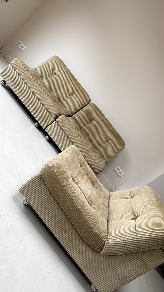 Image 1 of Trois éléments d'assise vintage en tissu velours côtelé