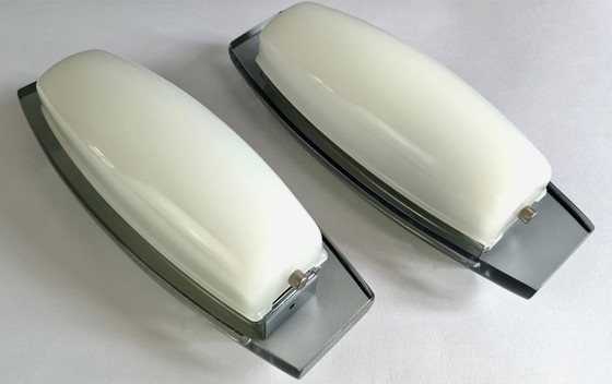 Image 1 of Veca attributable 1970s zeldzaam opaline glas en kristallen paar wandlampen.