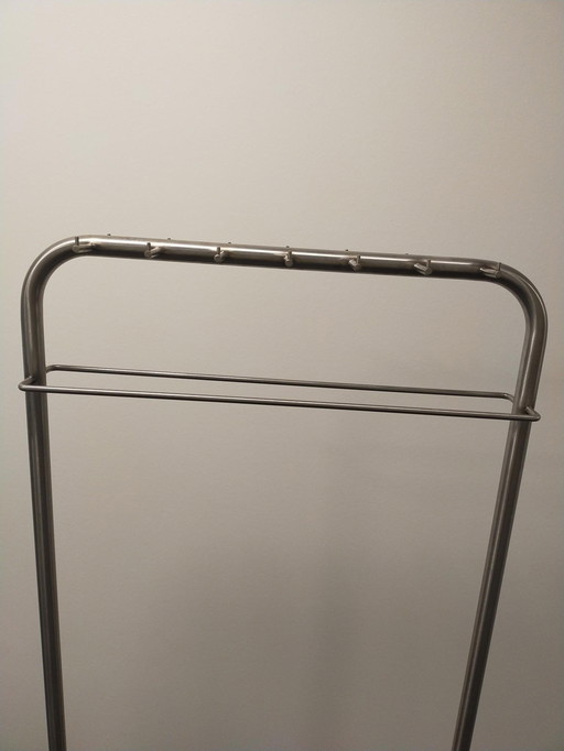 Porte-vêtements professionnel
