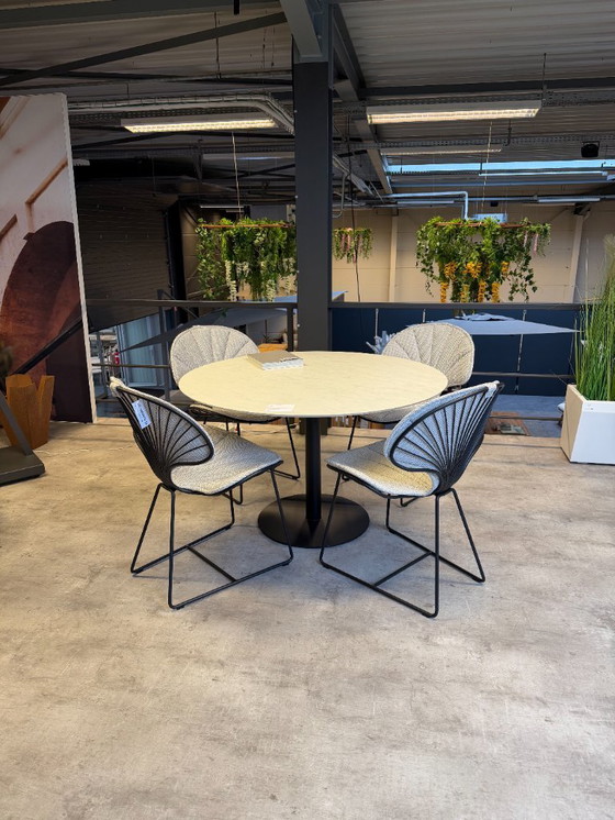 Image 1 of Royal Botania : Table Butler ø120 + 4 chaise de salle à manger Ostrea