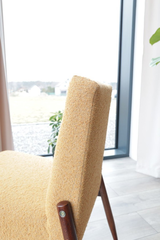 Image 1 of Fauteuil vintage sans accoudoirs jaune moutarde bouclé 1960