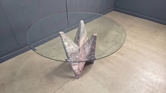 Image 1 of Architectonische eettafel van marmer en glas, jaren 70.