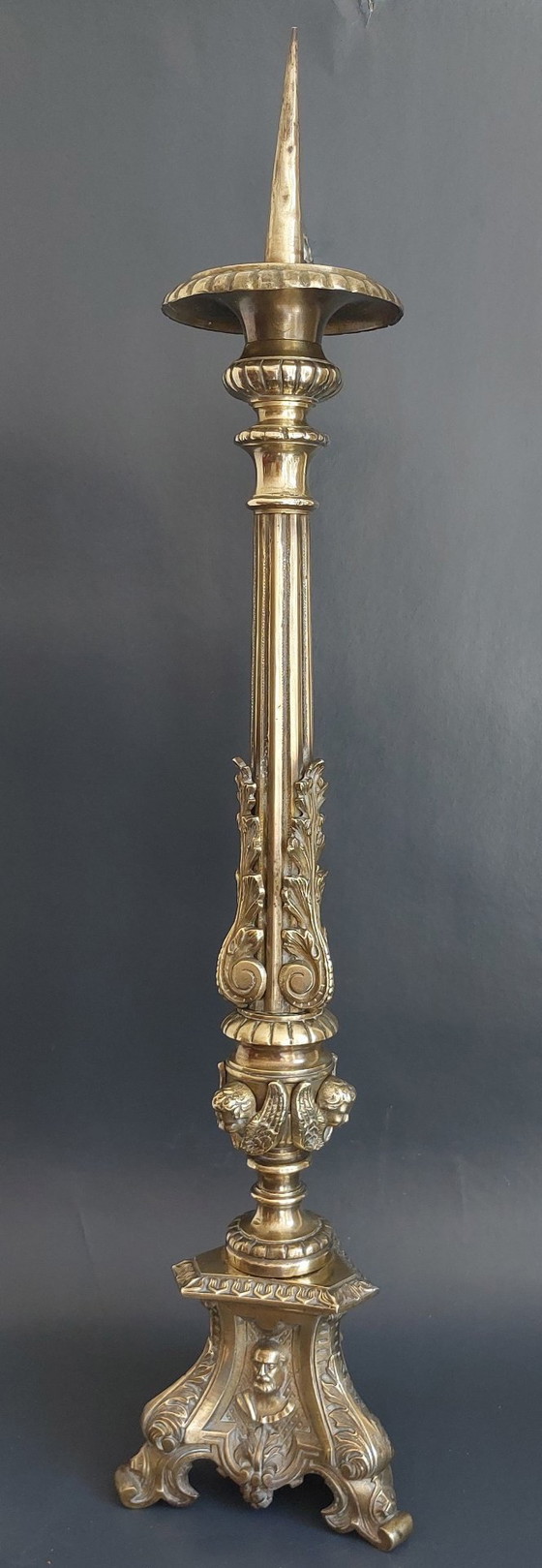 Image 1 of Candelabro da cappella in bronzo del XIX secolo