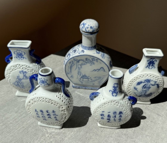 Chinese Porcelain Vase Blue White Reticulated Miniature Set 5 Lidded Bottle (photo 4 of 14)