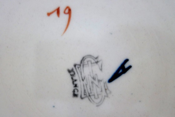 Image 1 of 2 dekorative Wandteller Gien, um 1900