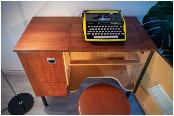 Image 1 of Modernistisches Sideboard/Schreibtisch 60er Jahre, Teakholz