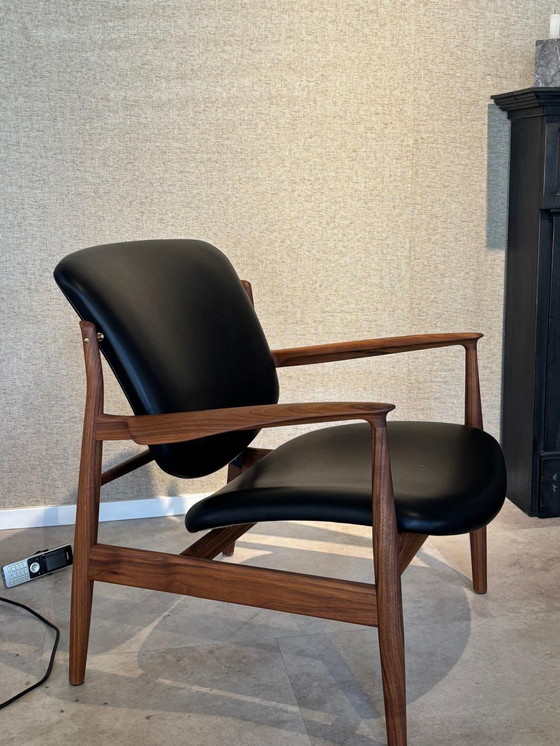 Image 1 of Sedia House of Finn Juhl France in pelle nera