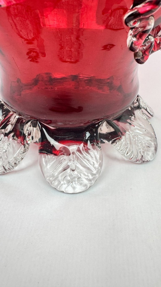 Image 1 of Grande centrotavola in vetro rosso rubino e cristallo applicato, decorato con maschere, XX secolo