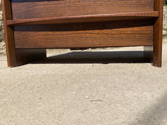 Image 1 of Vintage ladekast uit de jaren 70 van massief iepenhoutfineer met 3 lades.