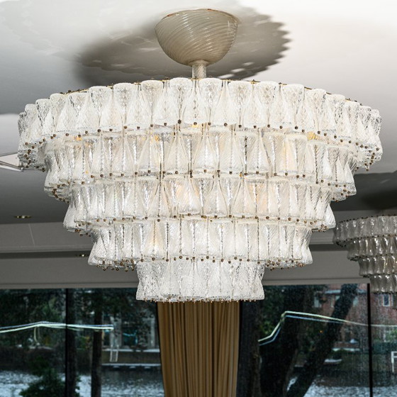 Image 1 of Grande lampadario degli anni '60 dell'iconico Hilton Hotel di Amsterdam attribuito a Seguso