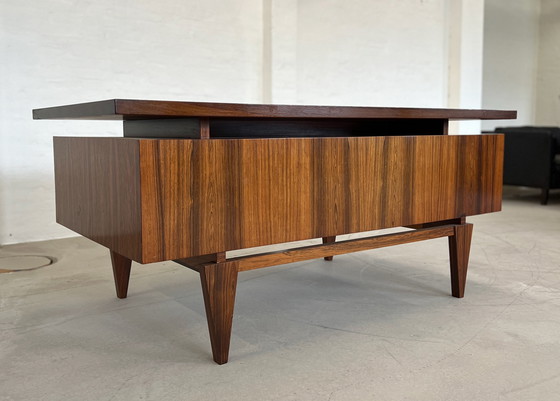 Image 1 of Bureau de direction en bois de rose par Illum Wikkelsø, 1970