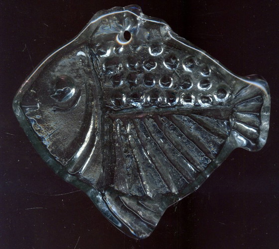 Image 1 of Poisson suspendu à la fenêtre de Pukeberg