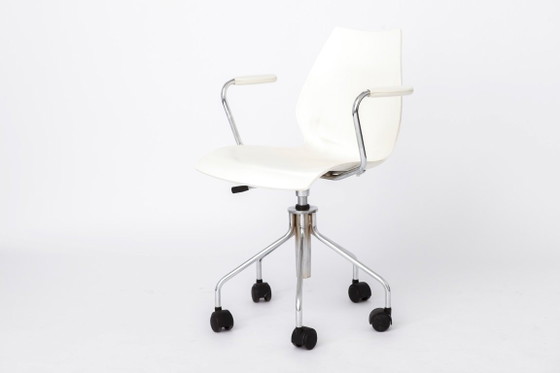 Image 1 of Vintage Kartell Maui draaistoel van Vico Magistretti | Italiaanse design bureaustoel | jaren 2000