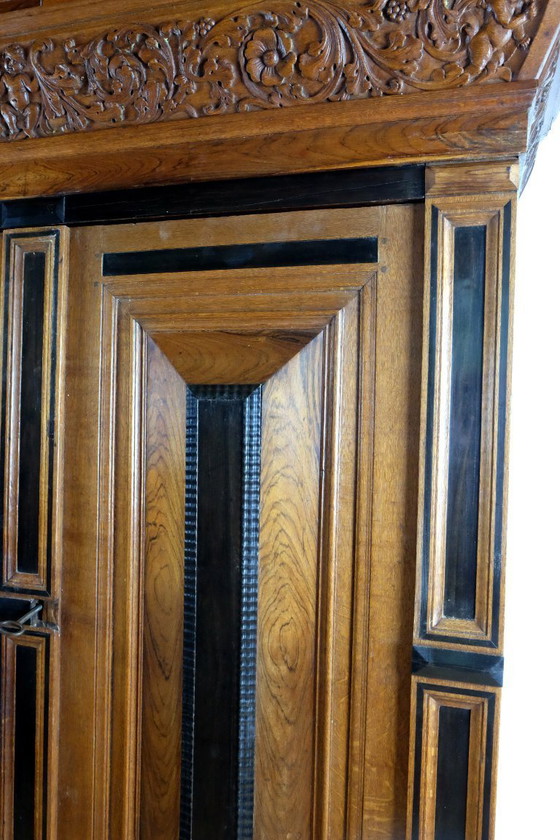 Image 1 of Armario de cojines de Gelderland, hacia 1650/ Gelderland Cushion Cabinet, 1650