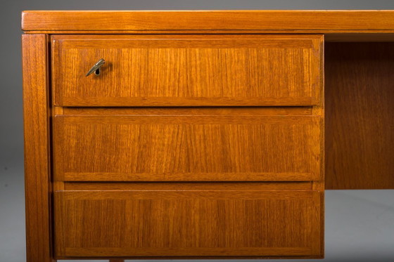 Image 1 of Escritorio ejecutivo de mediados de siglo Modelo 77 de Omann Jun Møbelfabrik, años 60