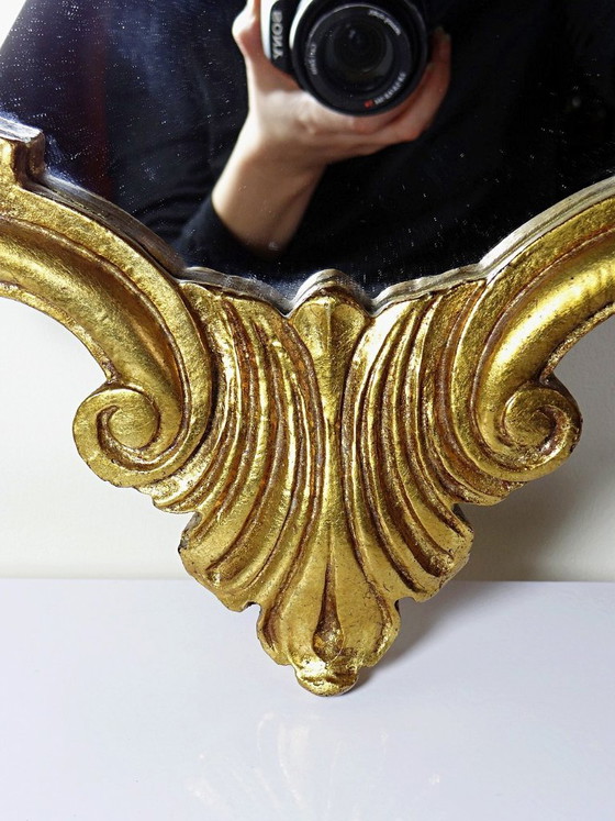 Image 1 of Specchio da parete vintage in stile rococò dorato, Italia, circa 1950-1970, legno e stucco dorato.