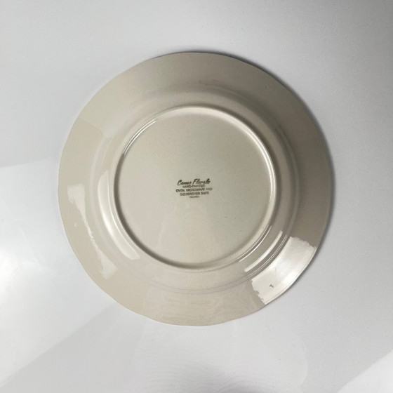 Image 1 of Plat rond Cameo Florals Porcelaine de Malaisie, 1970-90