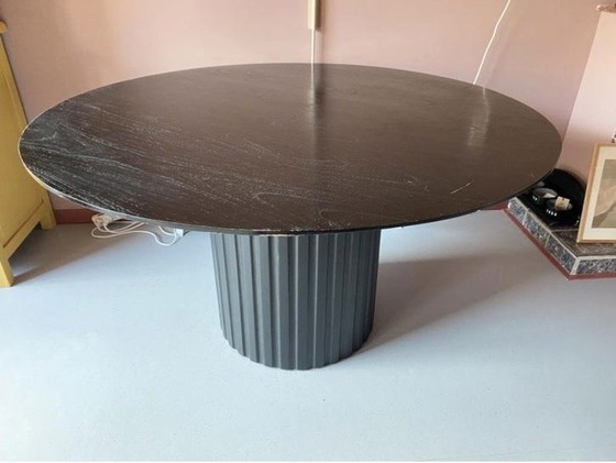 Image 1 of Mesa de comedor redonda HKLiving Pillar negra | Diámetro 140 cm