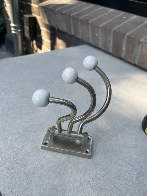 Image 1 of Retro-Haken