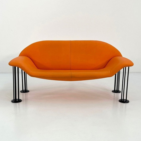 Image 1 of Oranje bank van Burkhard Vogtherr voor Hain & Tohme, jaren 80