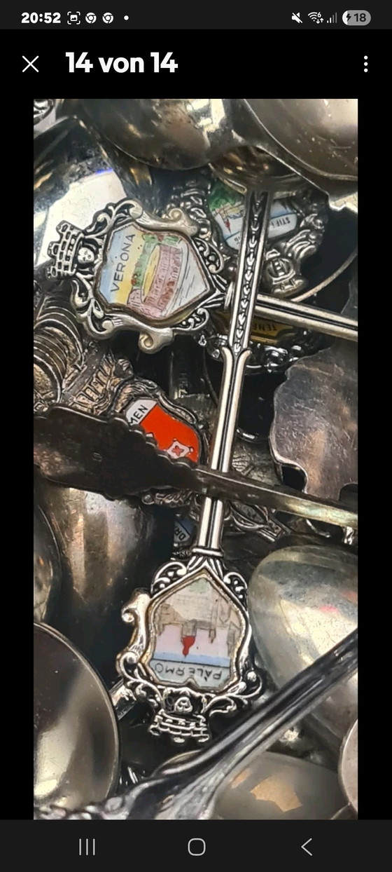 Image 1 of Collezione di oltre 900 cucchiai souvenir antichi con valigia