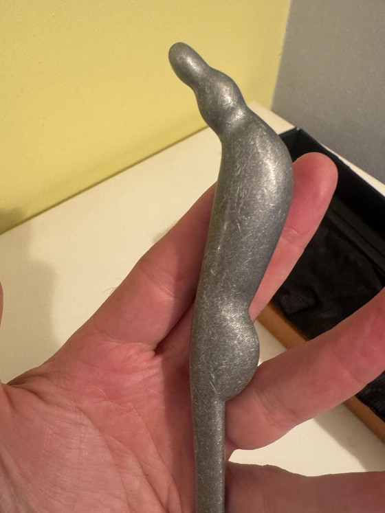 Apribuste Tacito di Susani & Trimarchi per NUMA – Accessori da tavola, Metallo, Alluminio (photo 3 of 5)