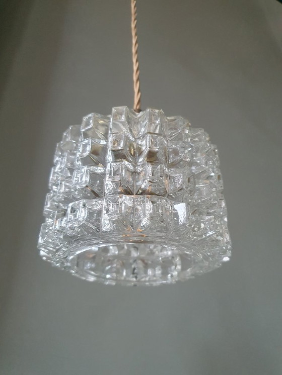 Image 1 of Suspension vintage milieu du siècle en verre transparent à motif quadrillé