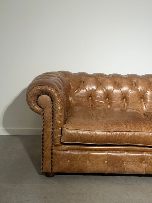 Vintage Chesterfield-bank in cognacbruin leer. – banken (photo 2 of 7)
