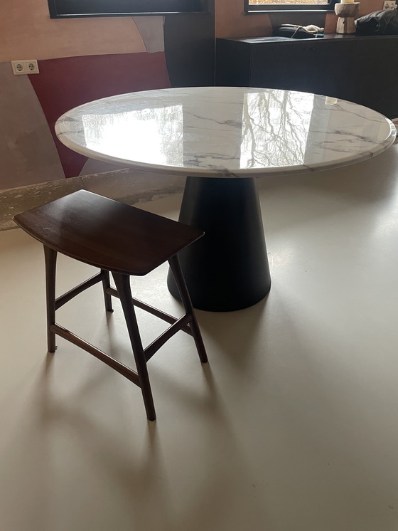 Image 1 of Marble dining table 120cm round